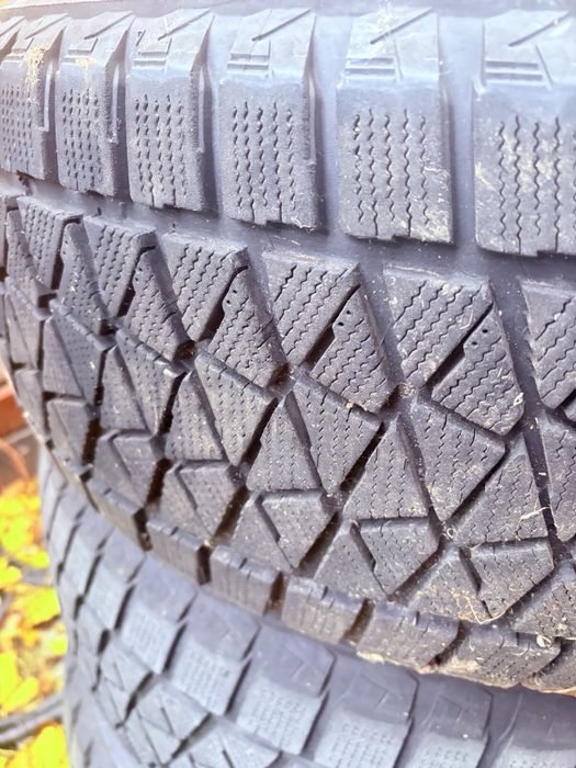 Bridgestone Blizzak 275/55 r20