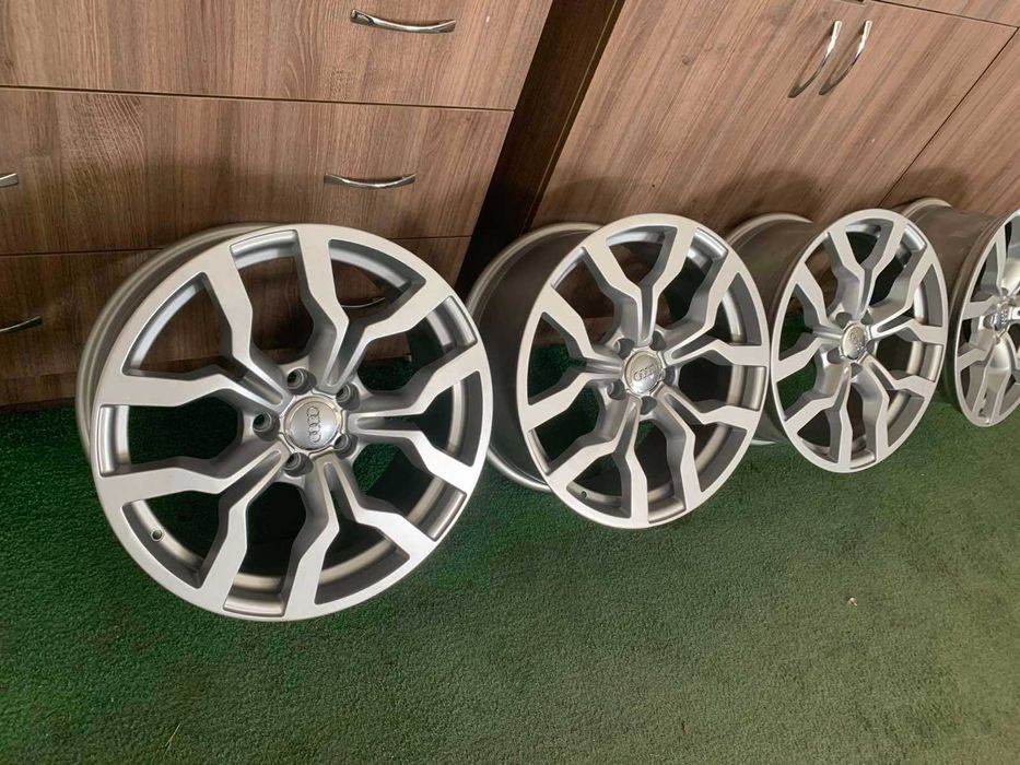 Диски Audi R18 5x112 J8 ET40 ЦО:66.6