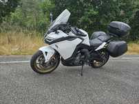 CFMOTO 650GT com malas