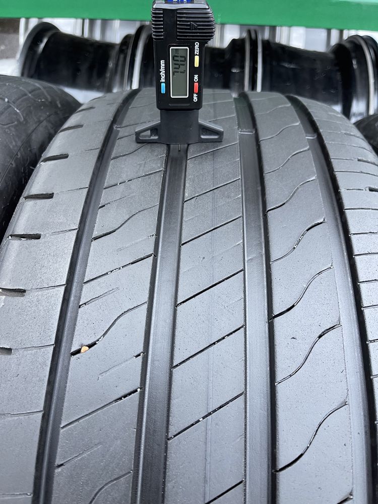 285/45r22 Goodyear Efficient Grip 2 SUV