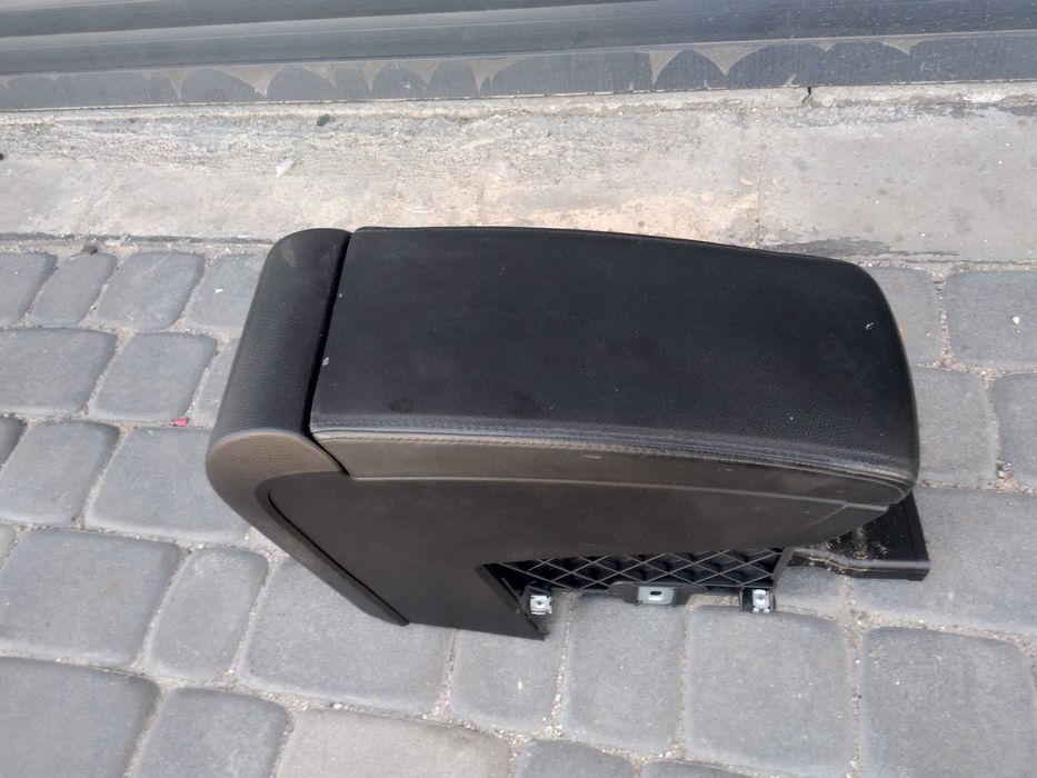 VW Passat B6 B7 Podłokietniki czarne