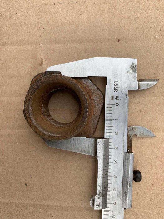 Футорка в чугунную батарею