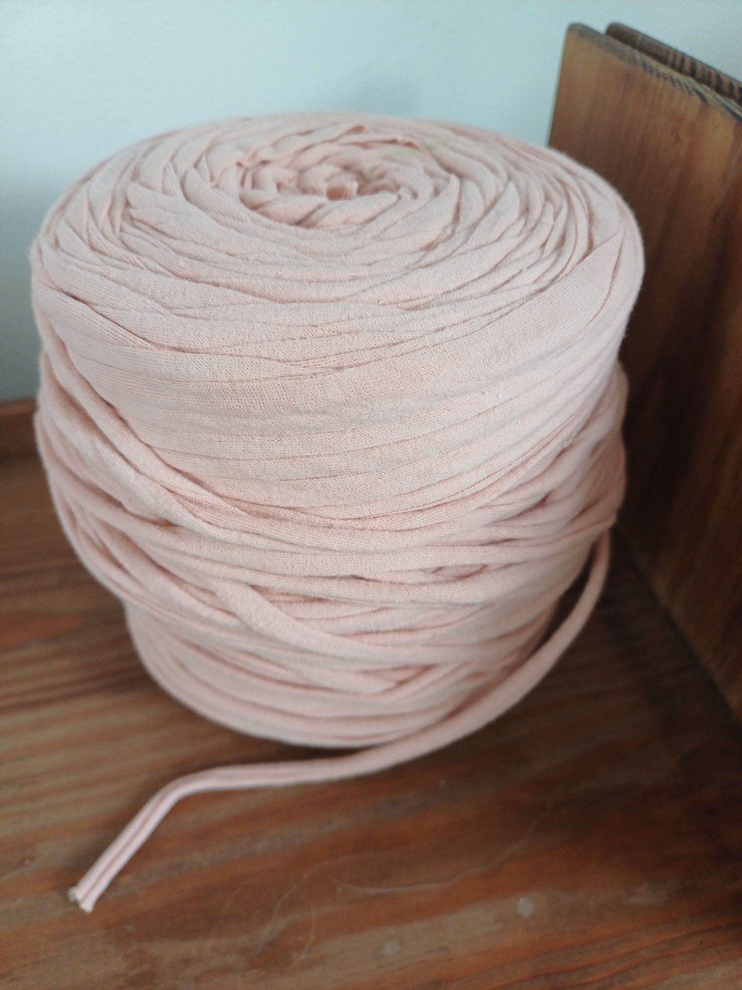 Motek bawełniany szeroką przędza t-shirt yarn róż natural spaghetti