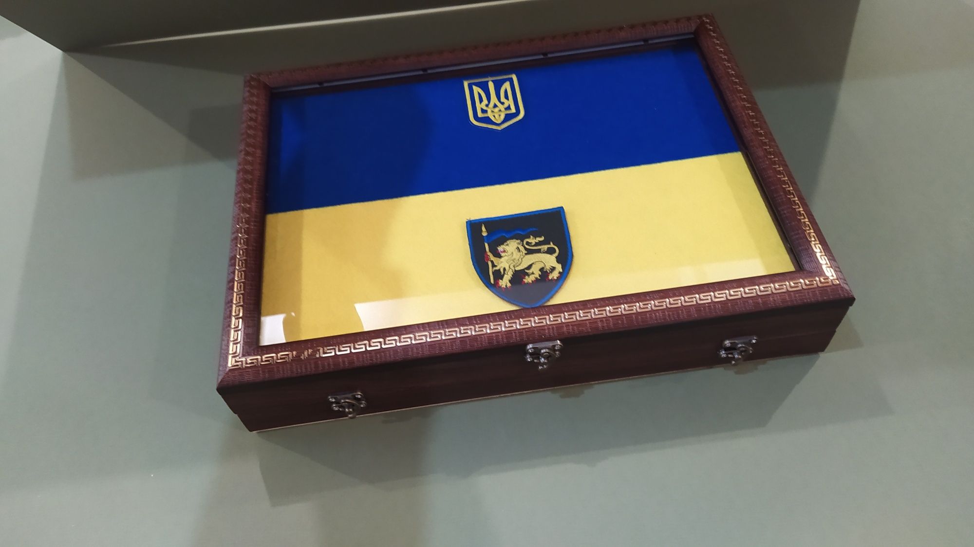 Рамка -вітрина для нагород,медалей ,орденів ,шевронів