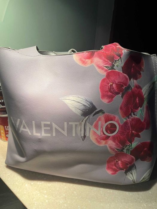 Shopperka VALENTINO – modny kwiatowy wzór, jak nowa