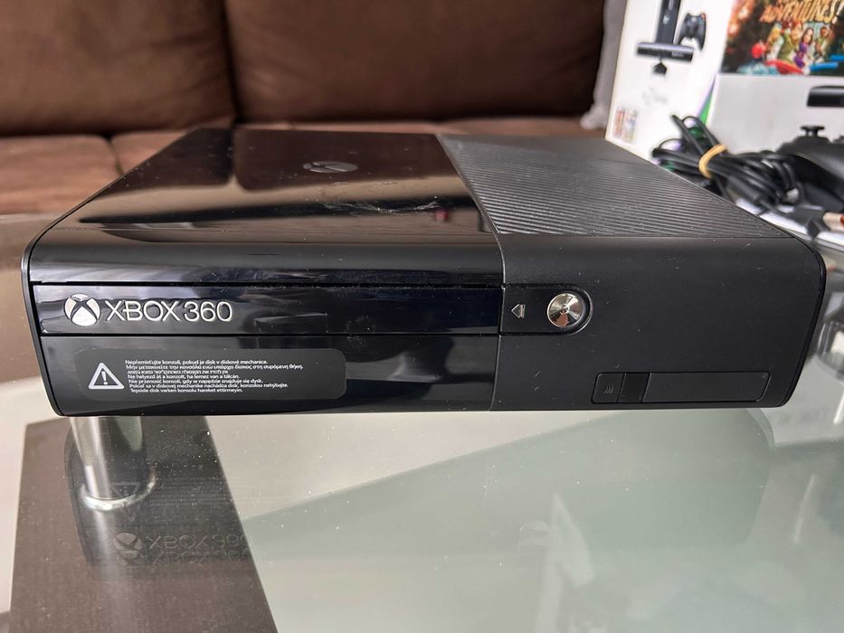 Konsola Microsoft Xbox 360 Slim E 250GB Kinect Pudełko Gry Zestaw !!