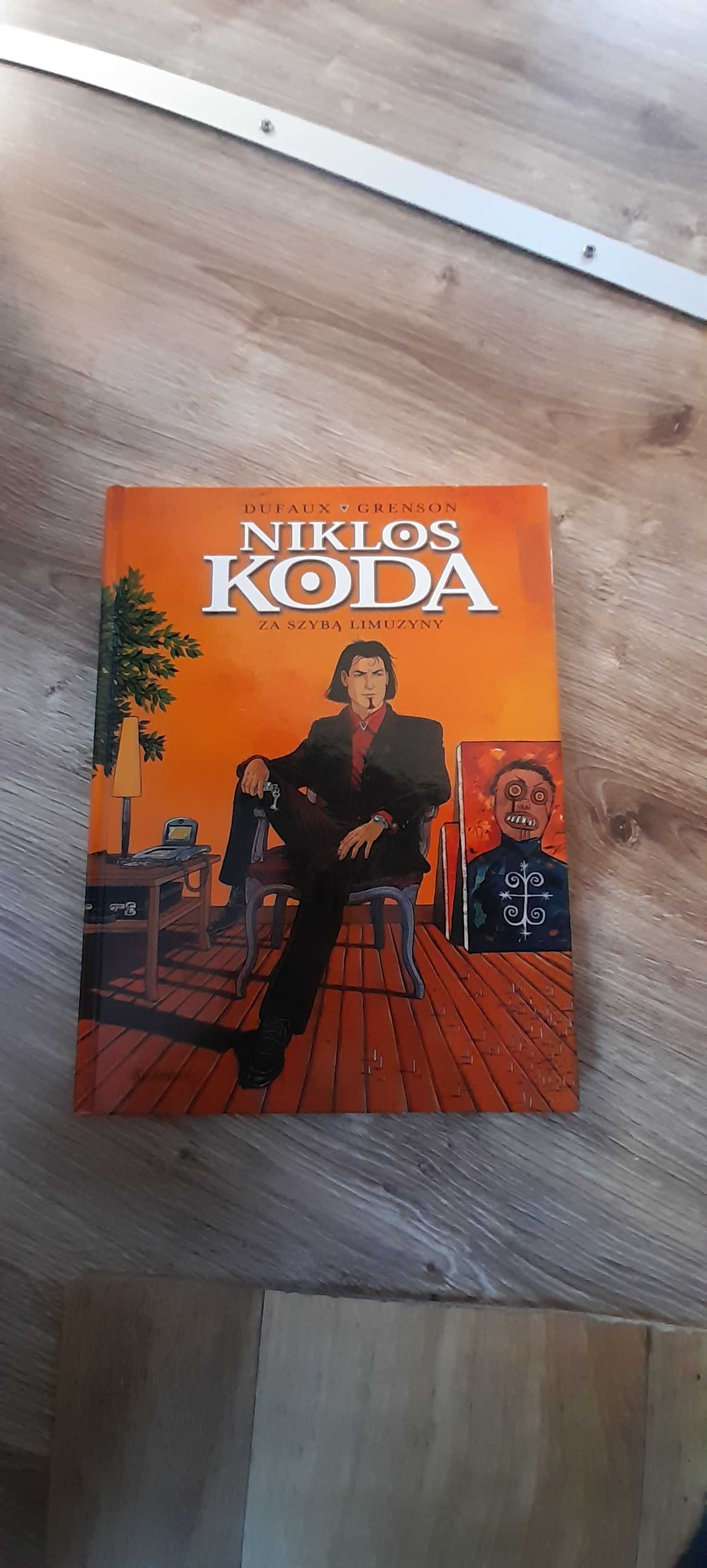 Niklos Koda za szybą limuzyny komiksy Wrocław 2002 r.