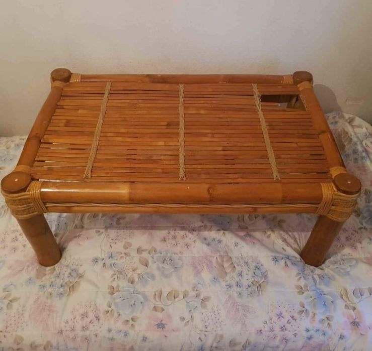 Mesinha trabalhada  para pequeno Restauro