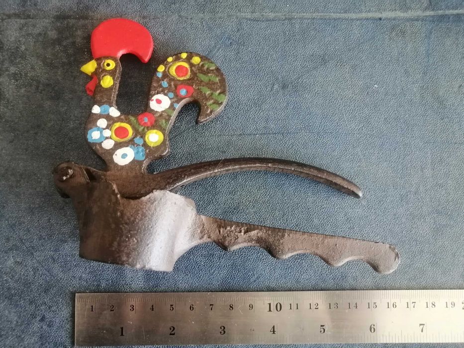 Quebra nozes português antigo em ferro