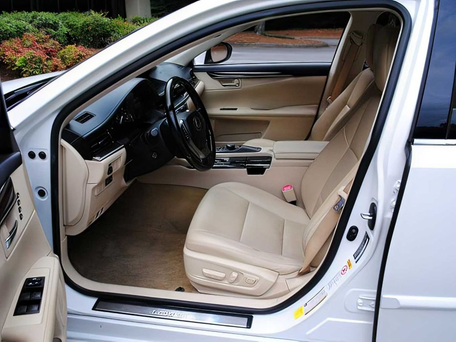 Lexus ES 350      2015