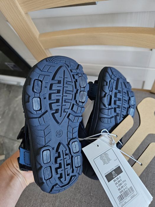 Nowe sandały nasa r26