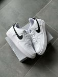 Жіночі оригінальні кросівки Nike Air Force 1 (GS) Low White/Black