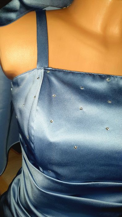 Mała elegancka sukienka mini