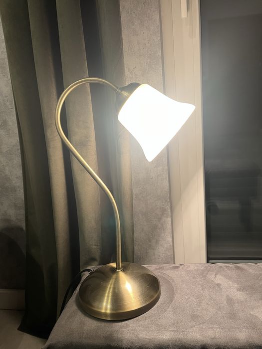 Stylowa lampka biurkowo szafkowa