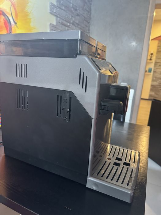 Кофемашина Saeco Lirika One Touch Cappuccino