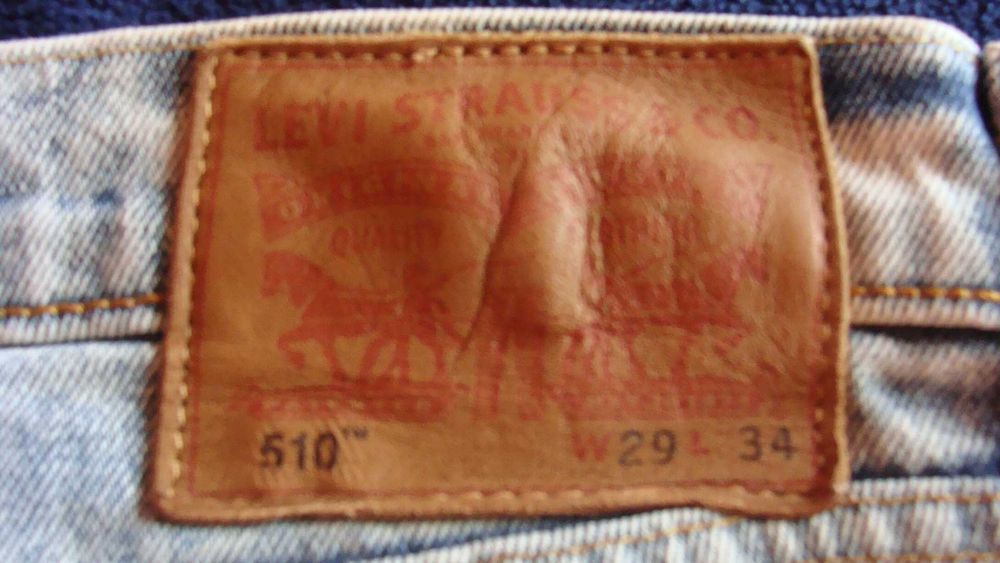 Calças Jovens da  Levis