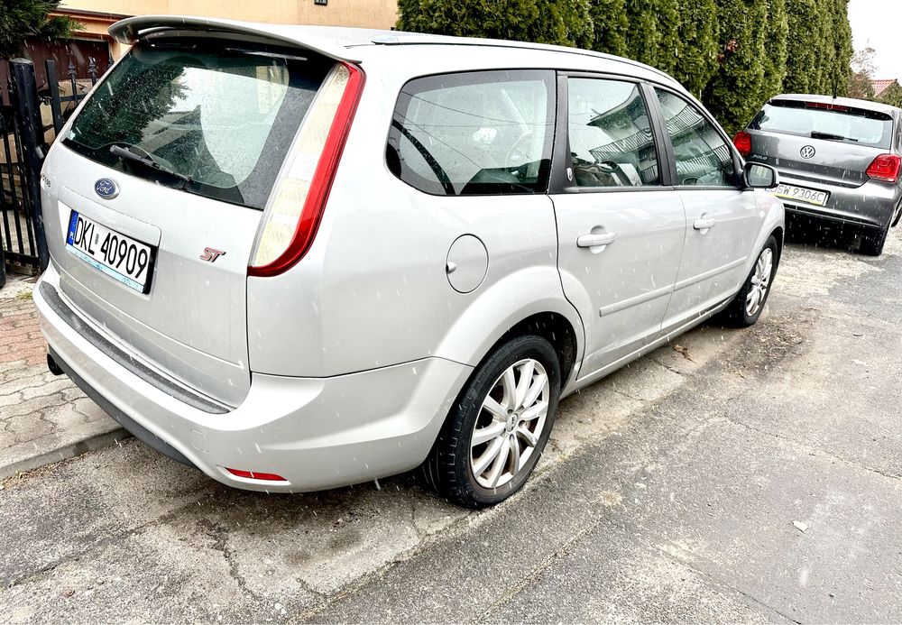 Focus pakiet ST 2.0b Ghia dotykowa navi,hak, xenon, pół skóry, zamiana