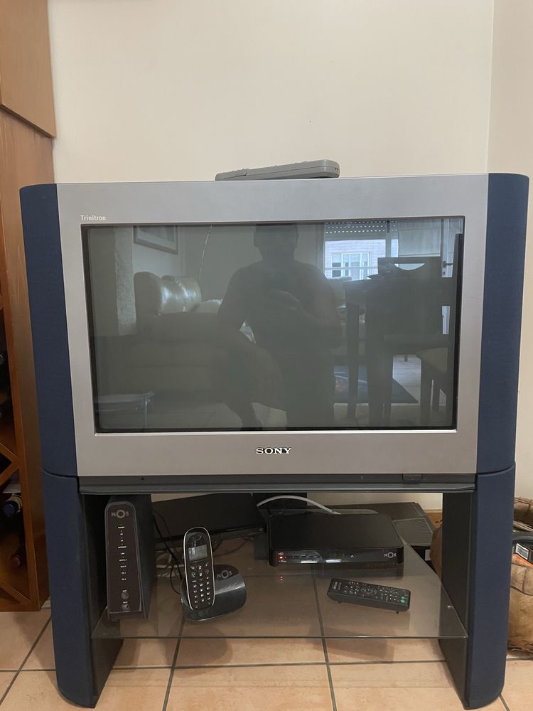 Tv sony black trinitron mod. kV-28FC