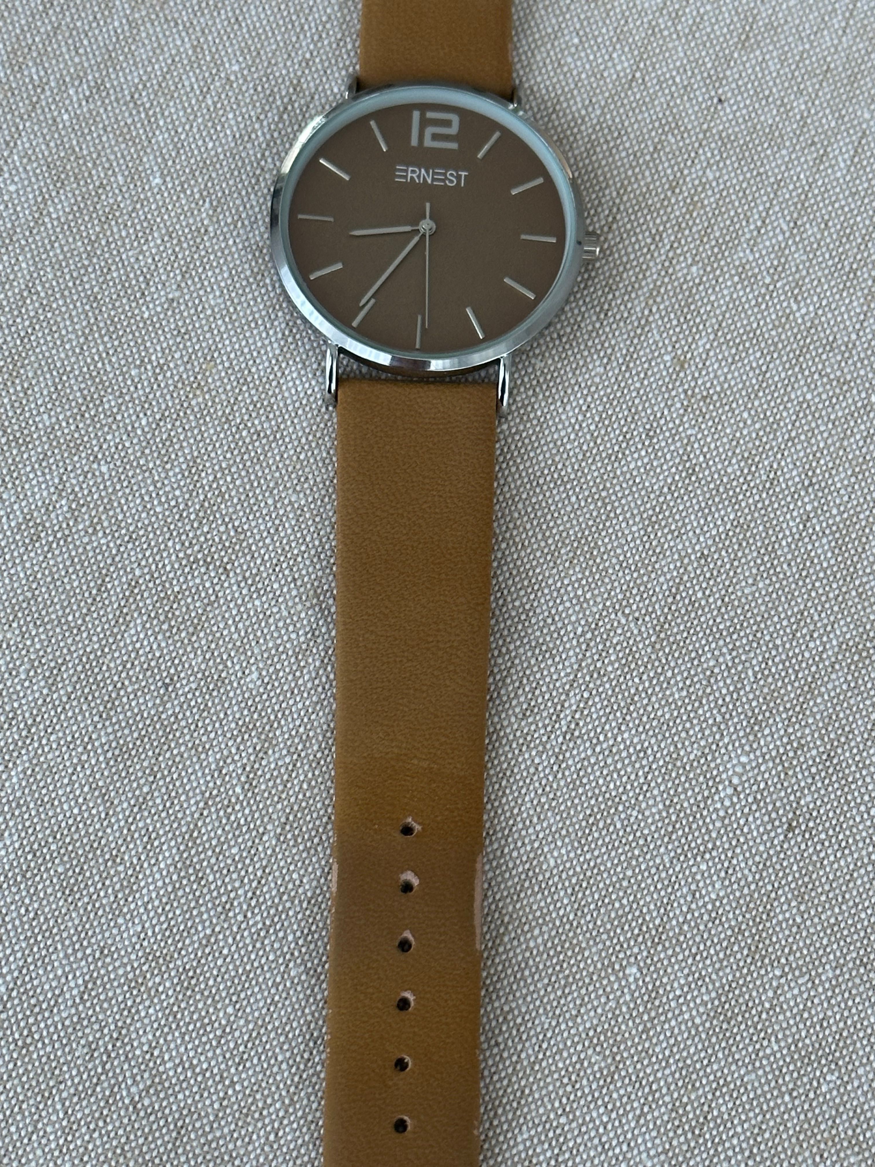 Zegarek damski brązowy rudy.
