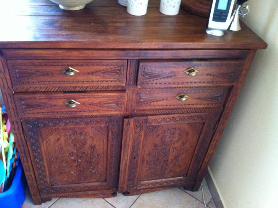 Meble ludowe rzezbione kredens komoda
