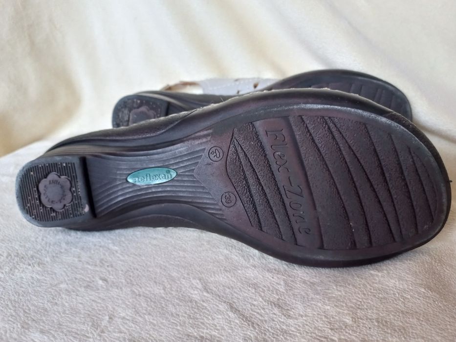 Босоніжки Reflexan, розмір 39