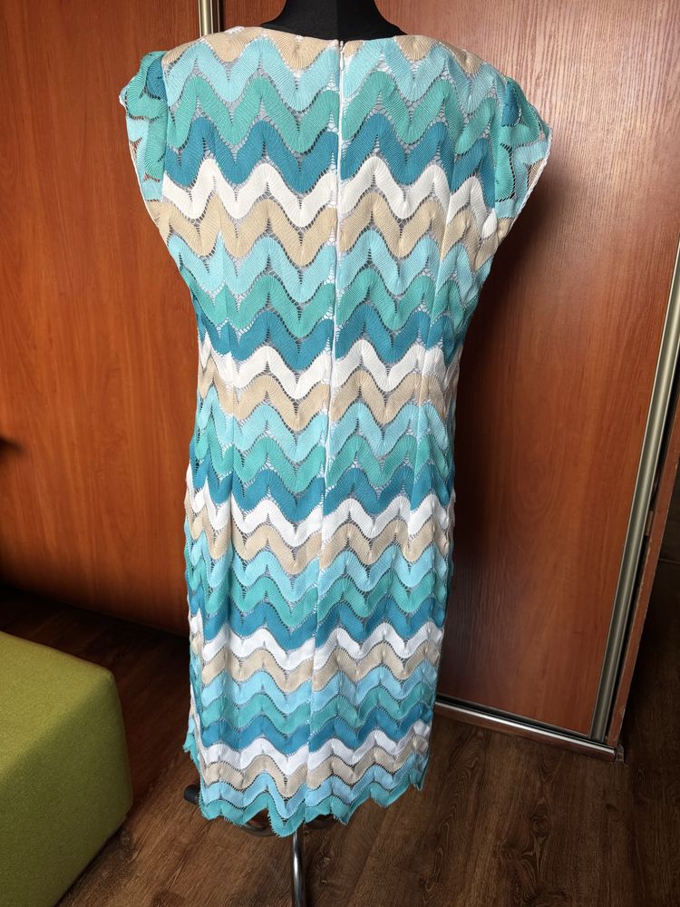 Letnia pastelowa sukienka plus size