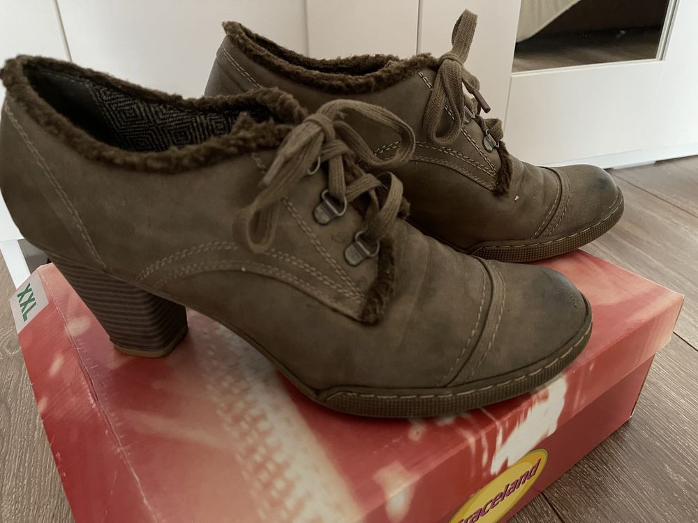 Buty/botki na obcasie