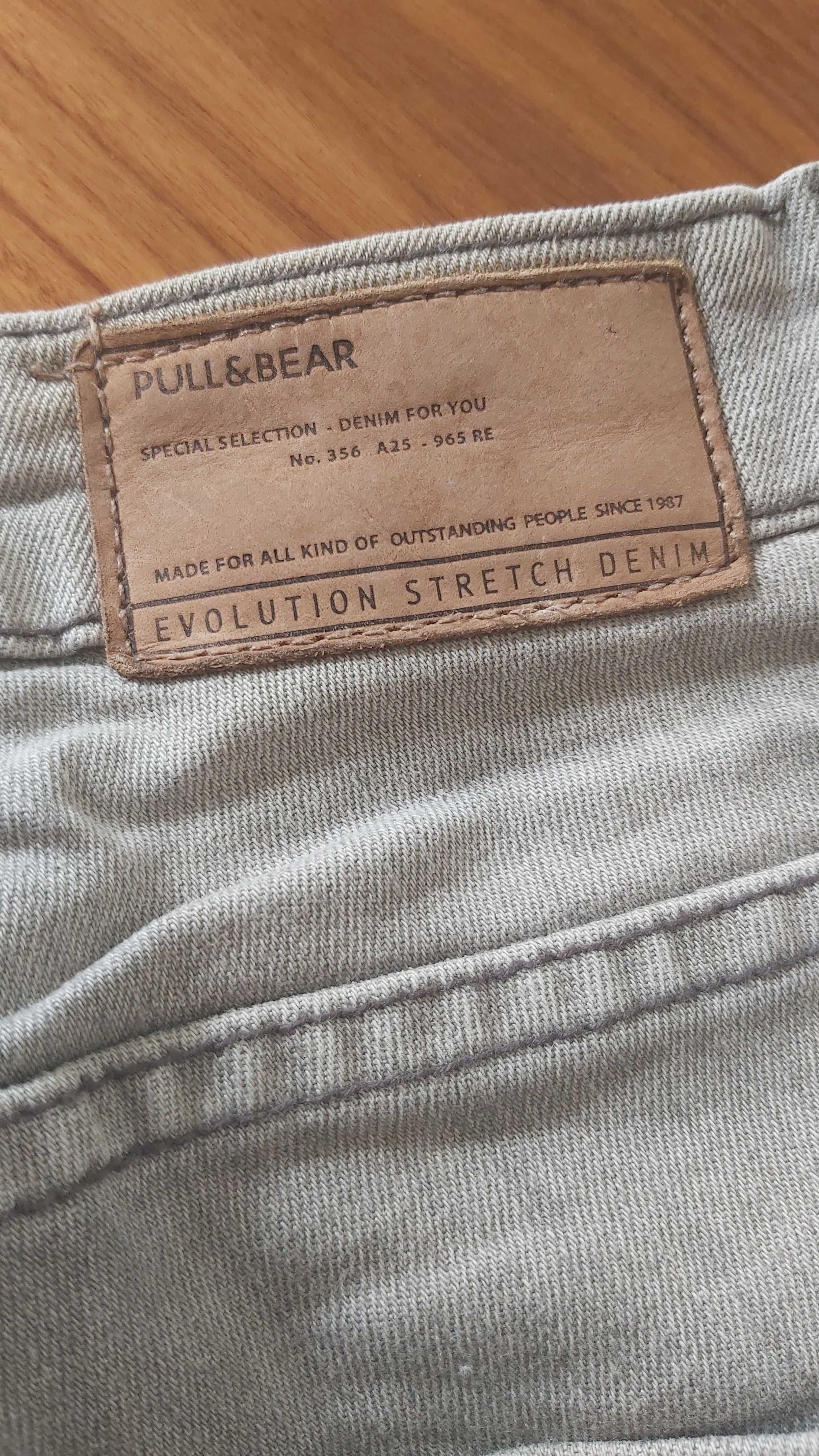 Calcas usadas da Pull and Bear para 14 anos.