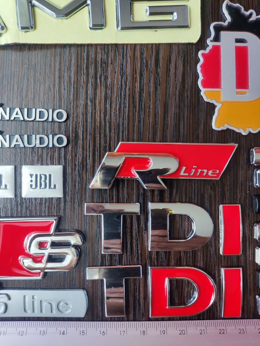 Шильдик логотип Значок эмблема Лейба QUATTRO Кватро Ауди.