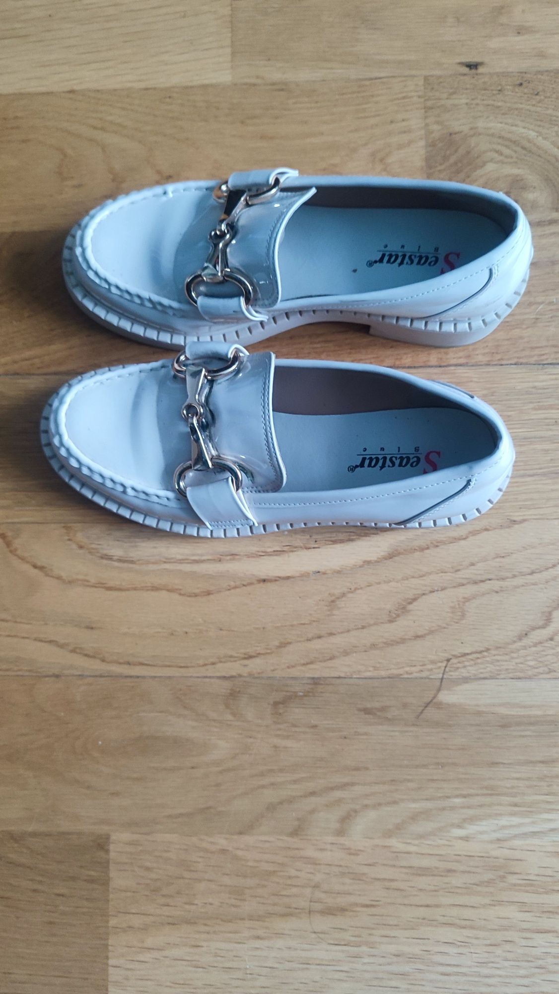 Buty damskie  jasny beż