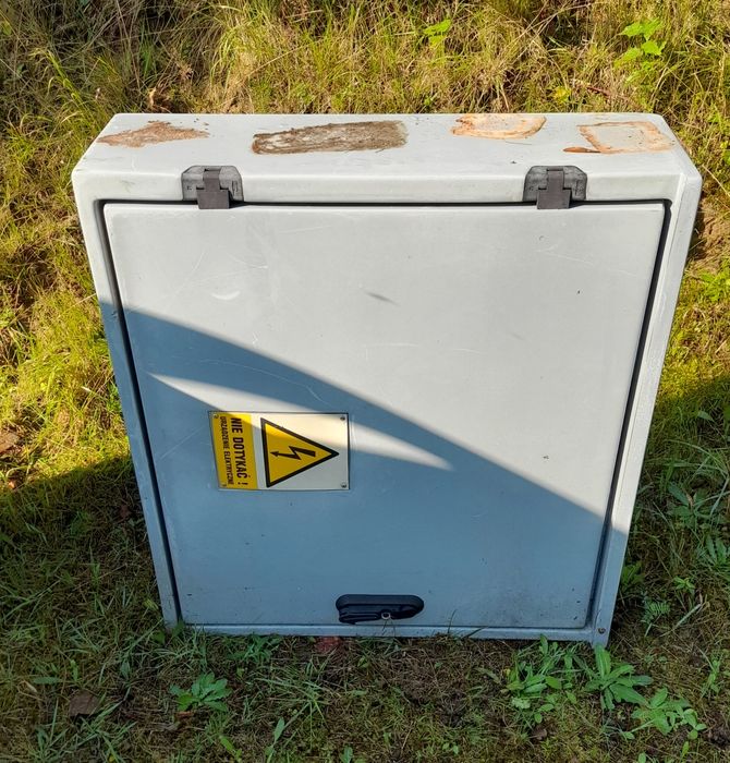 Skrzynka elektryczna zewnętrzna duża pojedyńcza