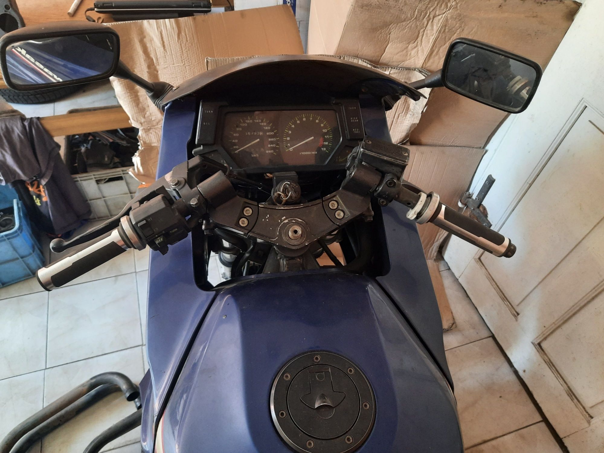 Kawasaki GPX 600 R części gpz 600 moduł bak lagi owiewki stopka wiązka