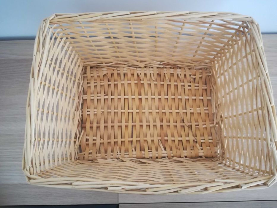 Cesto em palha:   30x38x16