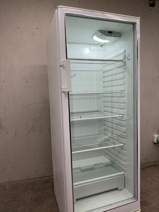 Witryna chlodnicza lodowka nabiał