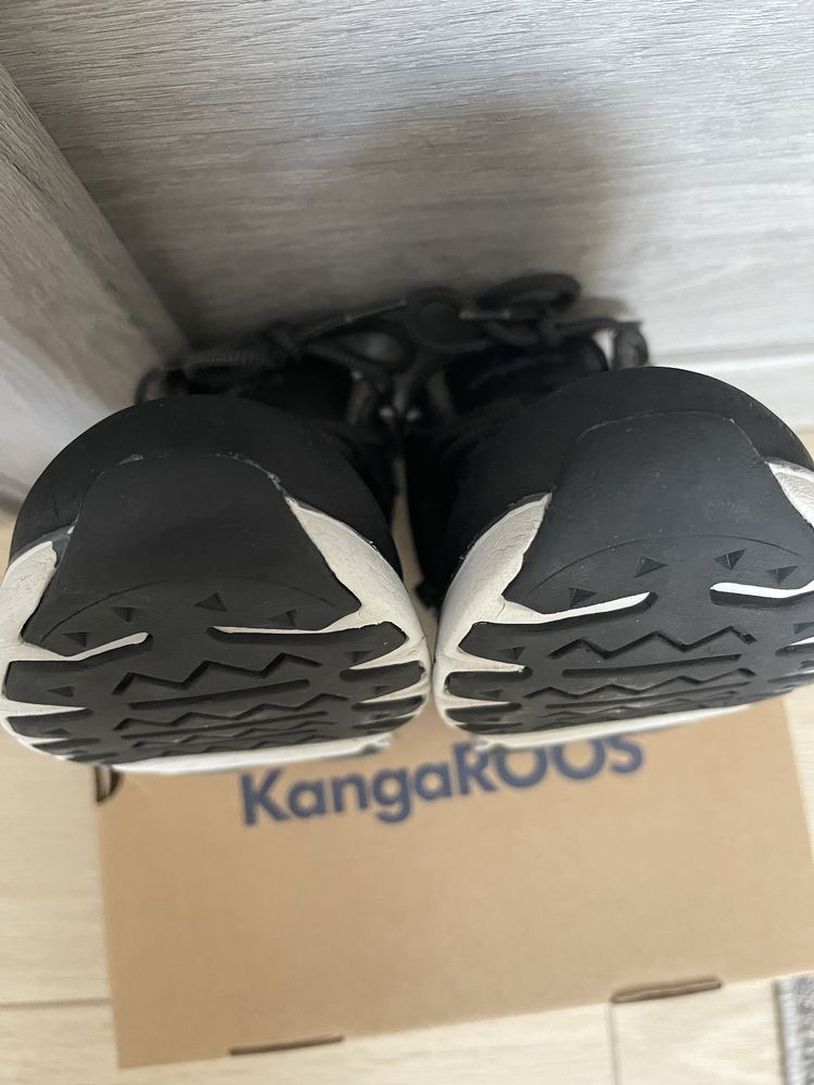 Продам демісезонні черевички KangaROOS р 33