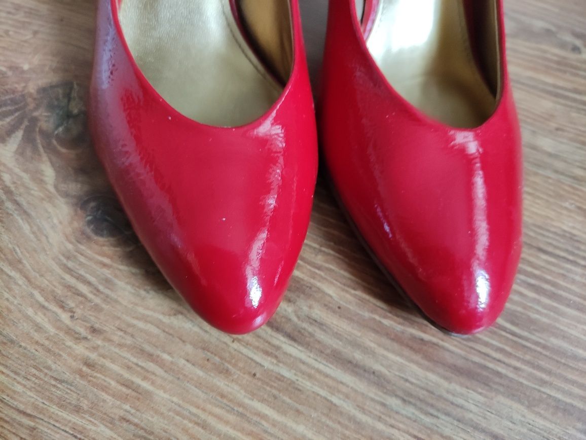 Лакові туфлі лодочки  червоні ( cherry red)  ECCO