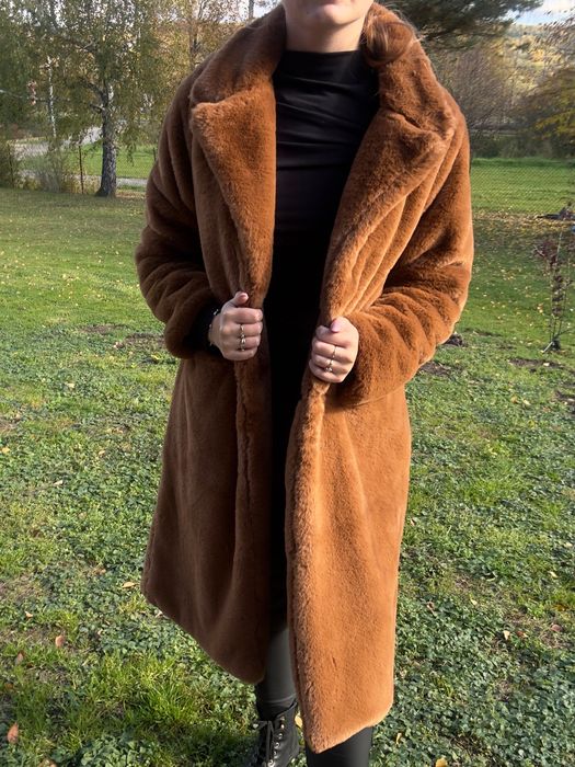 Płaszcz karmelowy