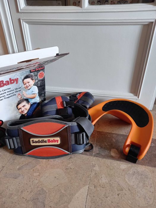 Transportadora de criança aos ombros - SaddleBaby