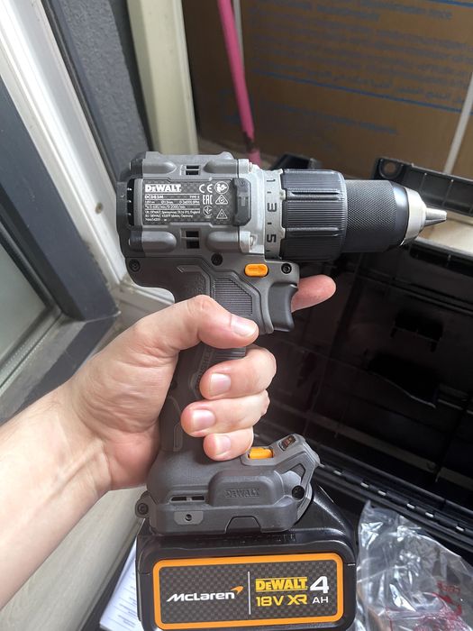 Шуруповерт ударний акумуляторний DeWalt DCD85MM1T