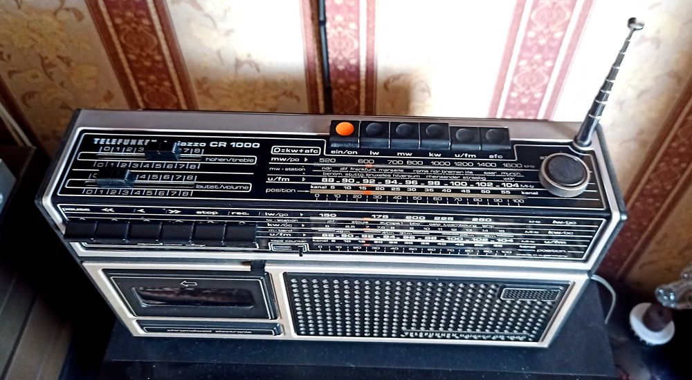 Вінтажна магнітола TELEFUNKEN BAJAZZO CR 1000