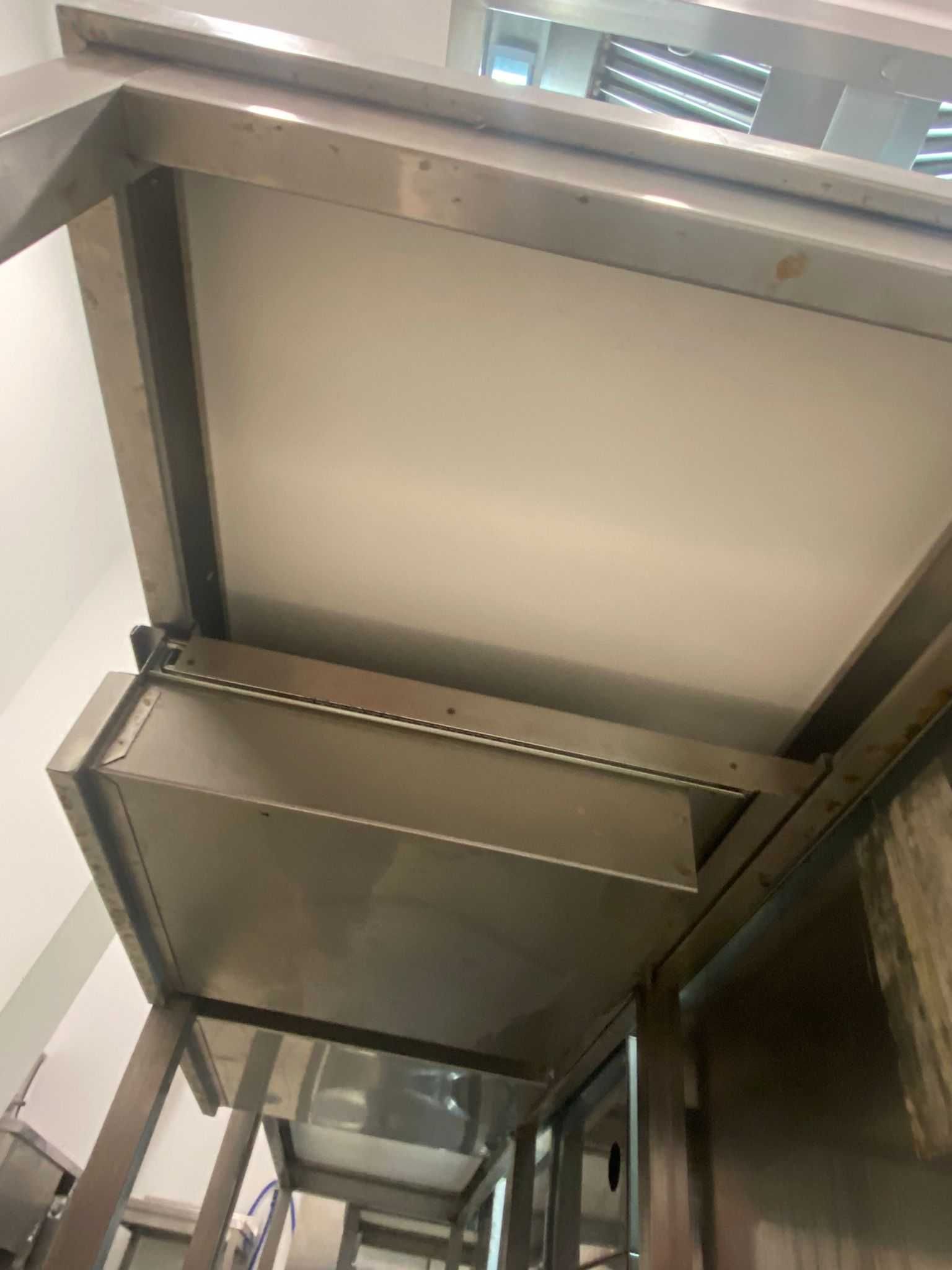Bancada de cozinha em INOX com 2 gavetas
