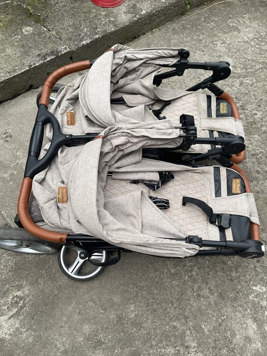 Коляска для двійні