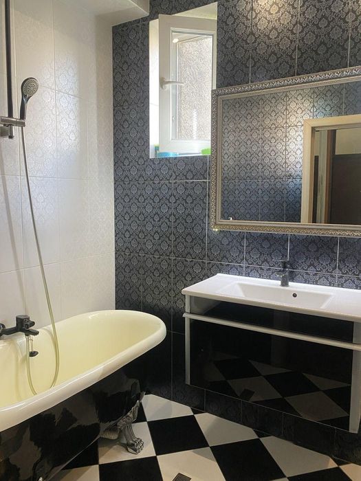 Затишна 1-кімнатна квартира на набережній !!!