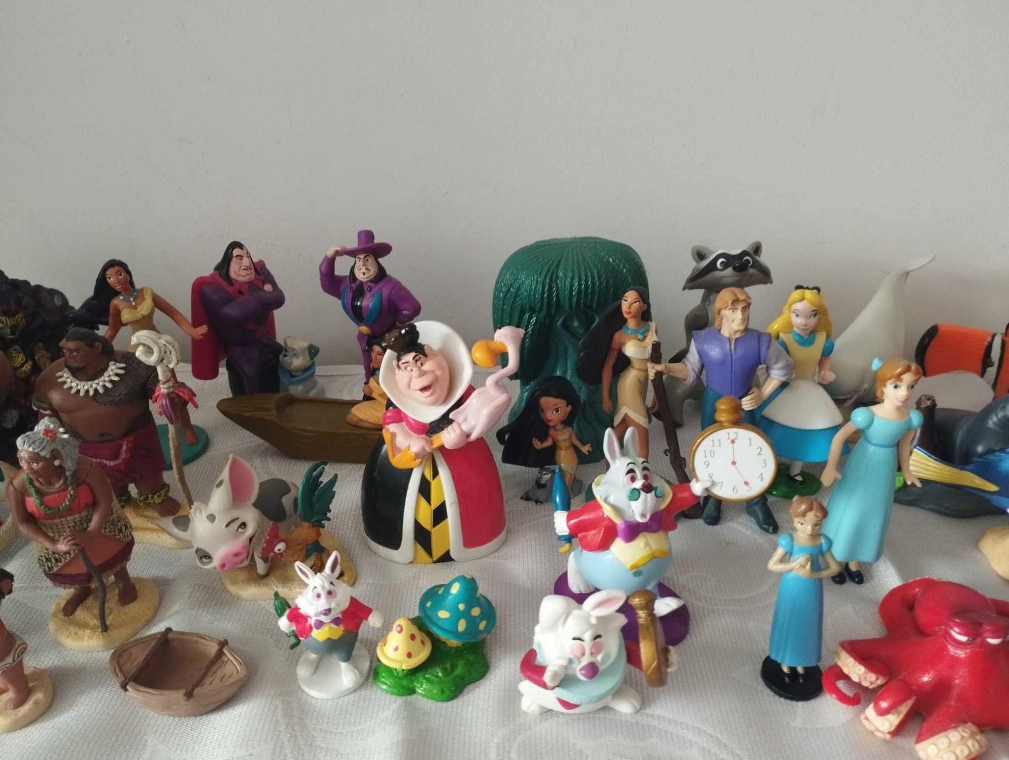 Figurki z Bajek Disney Alicja , Pocahontas , Vaiana