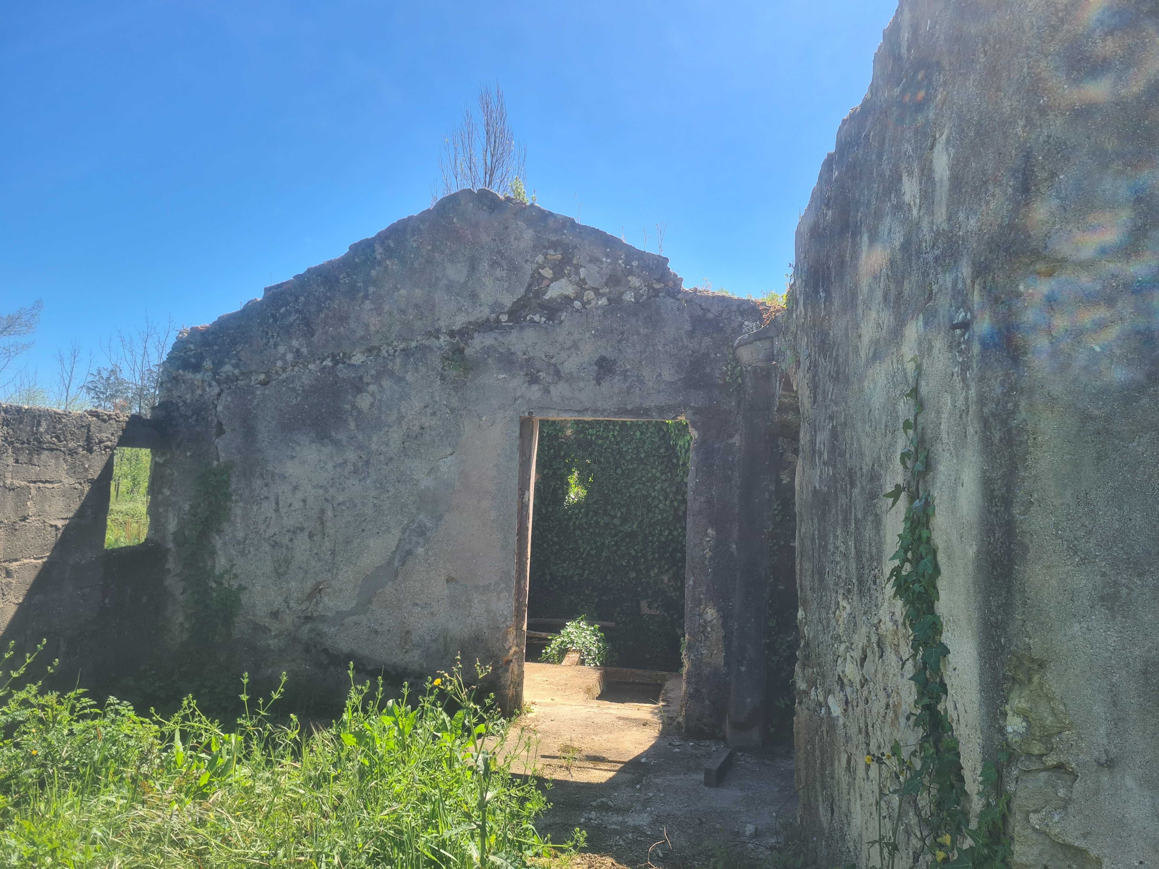 Terreno lote Urbano com ruinas para reconstruçao/Turismo /Habitaçao/