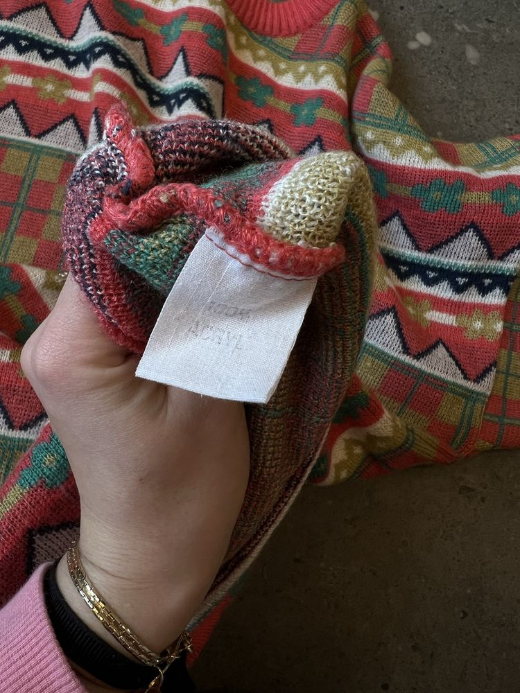 Kolorowy sweter we wzory; vintage; retro; hipsterski