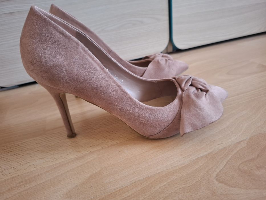 Szpilki buty na obcasie kokarda 40