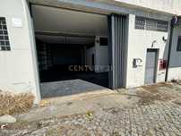 Armazém com 165m2