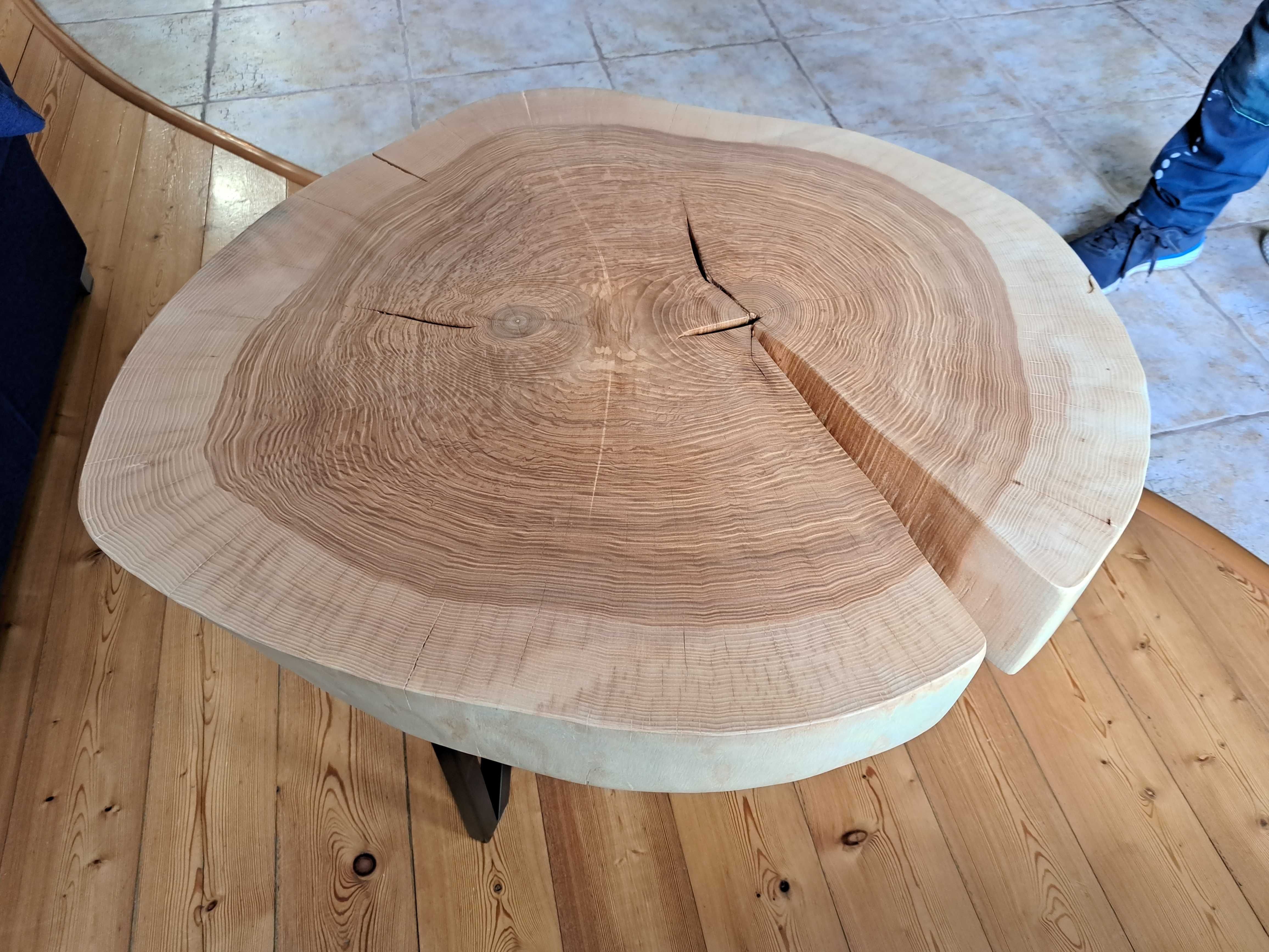 Stolik drewniany plaster drewna