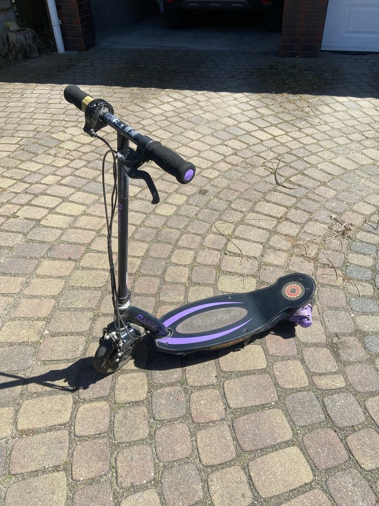 Hulajnoga elektryczna Razor power core e100